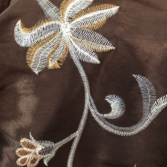 Floral Embroidered Jacket - Picture 4 of 5